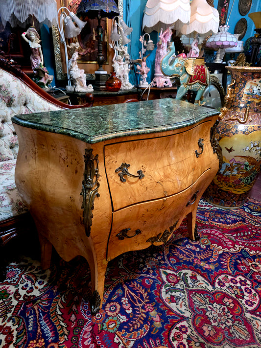 ✨ Bombe frances con cubierta de mármol y herrajes en bronce dorado 🇫🇷