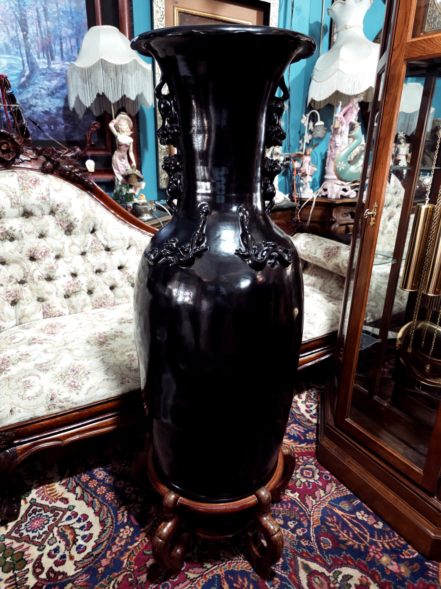 🖤 Pair of Oriental Fiberglass Vases with Wooden Base 🖤