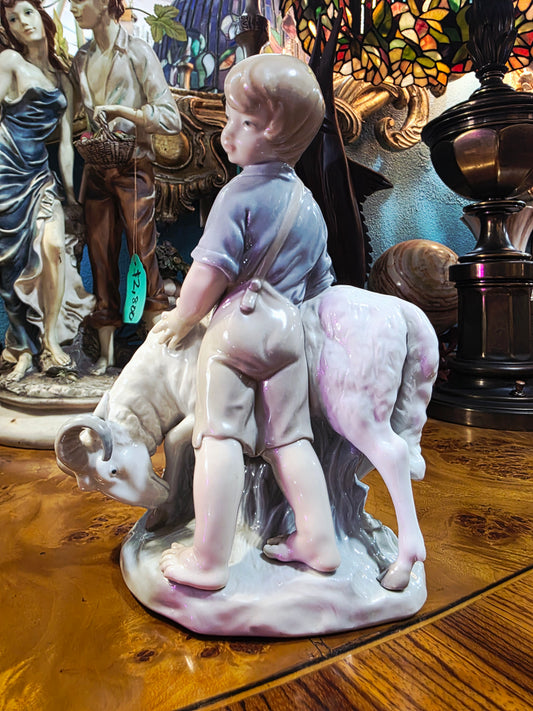 🎨 Boy with Ram 🐏 Lladró Ship | Year of issue: 20th Century