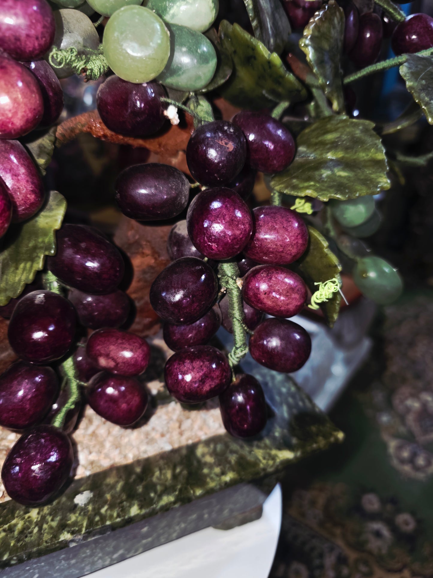 Escultura China Vintage de Uvas en Piedra Tallada Mid-century – Mediados del Siglo XX🍇🌿