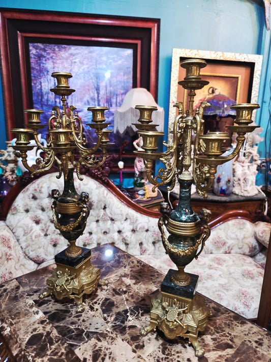 Par de Candelabros Italianos en Bronce y Mármol – Elegancia Clásica 🪔🌿🏛️