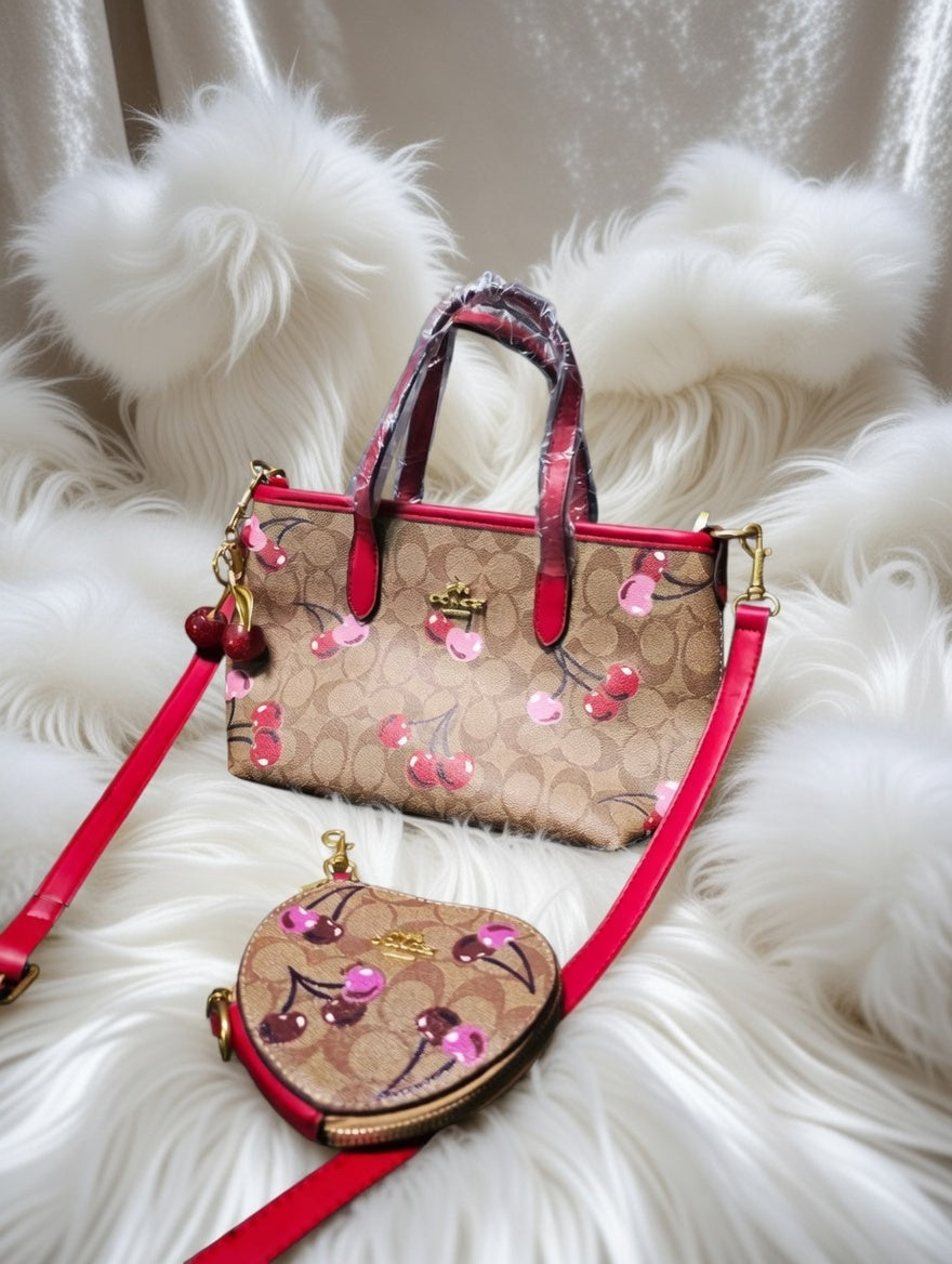 🌸👜 Coach Cherry Pop Bolso Para Dama – Elegancia Atemporal con Encanto Lúdico ✨