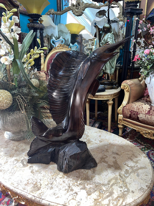 🐟✨ ¡Escultura de Pez Espada en Madera de Palofierro! ✨🐟