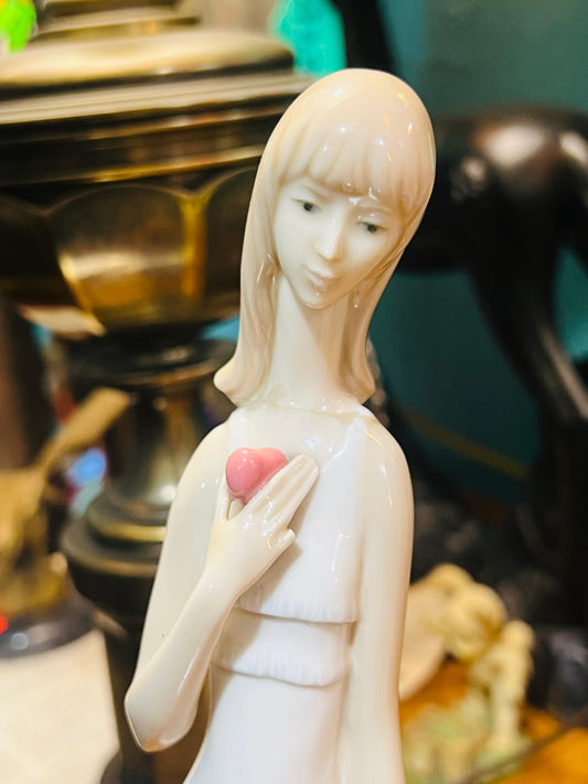 📸 Chica en pose de foto 📸 Lladro 1028, Año de emision 1970 📸