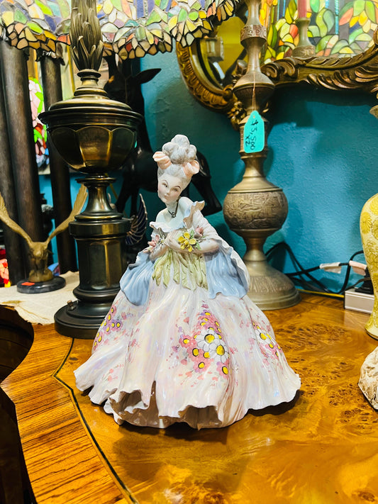 🎨Escultura de una Dama con Detalles Iridiscentes por Tiziano Galli👨🎨 de la Década de 1950