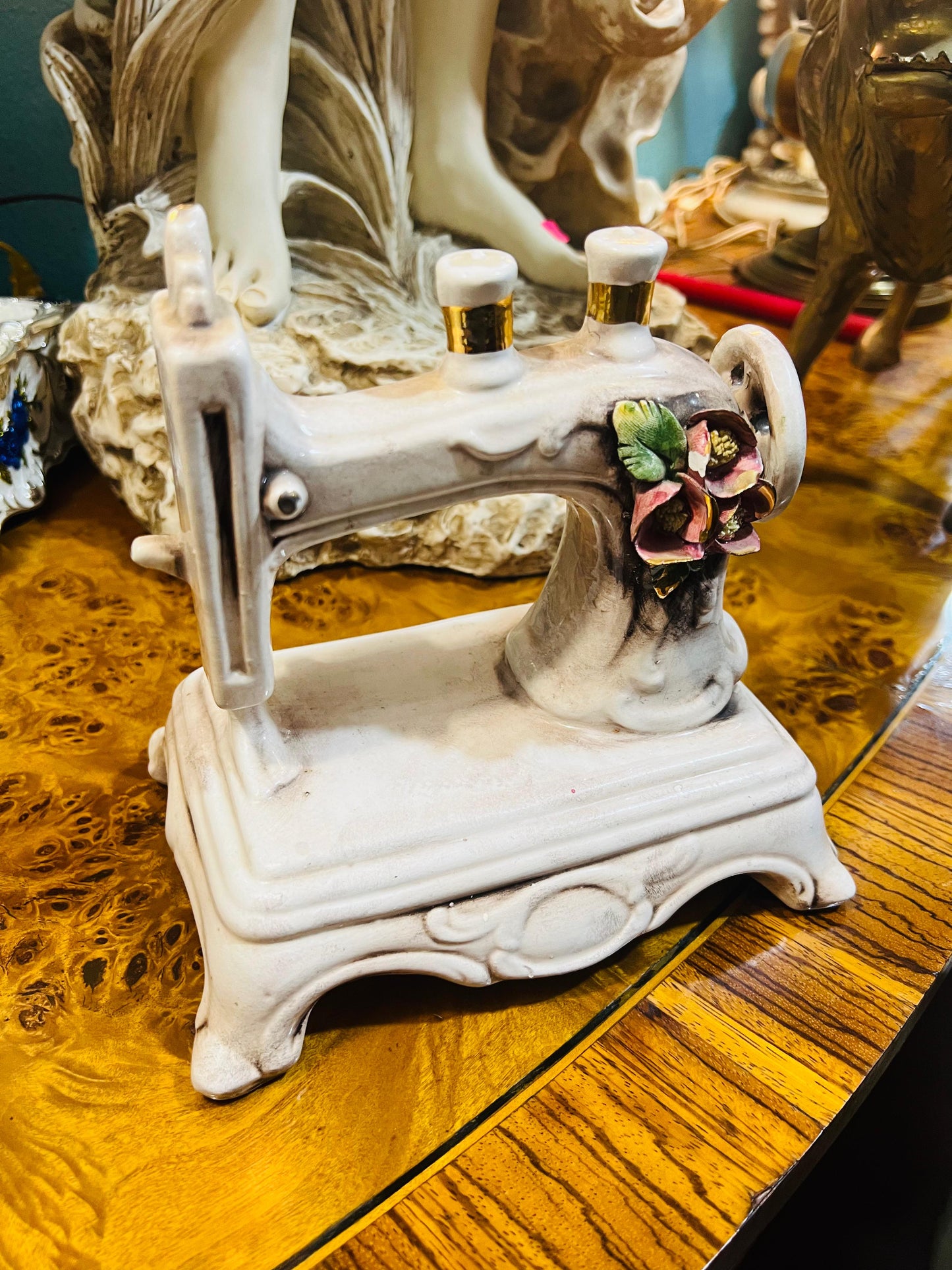 🧵✨🧵Máquina de Coser de Porcelana Capo del Monte 🧵✨🧵