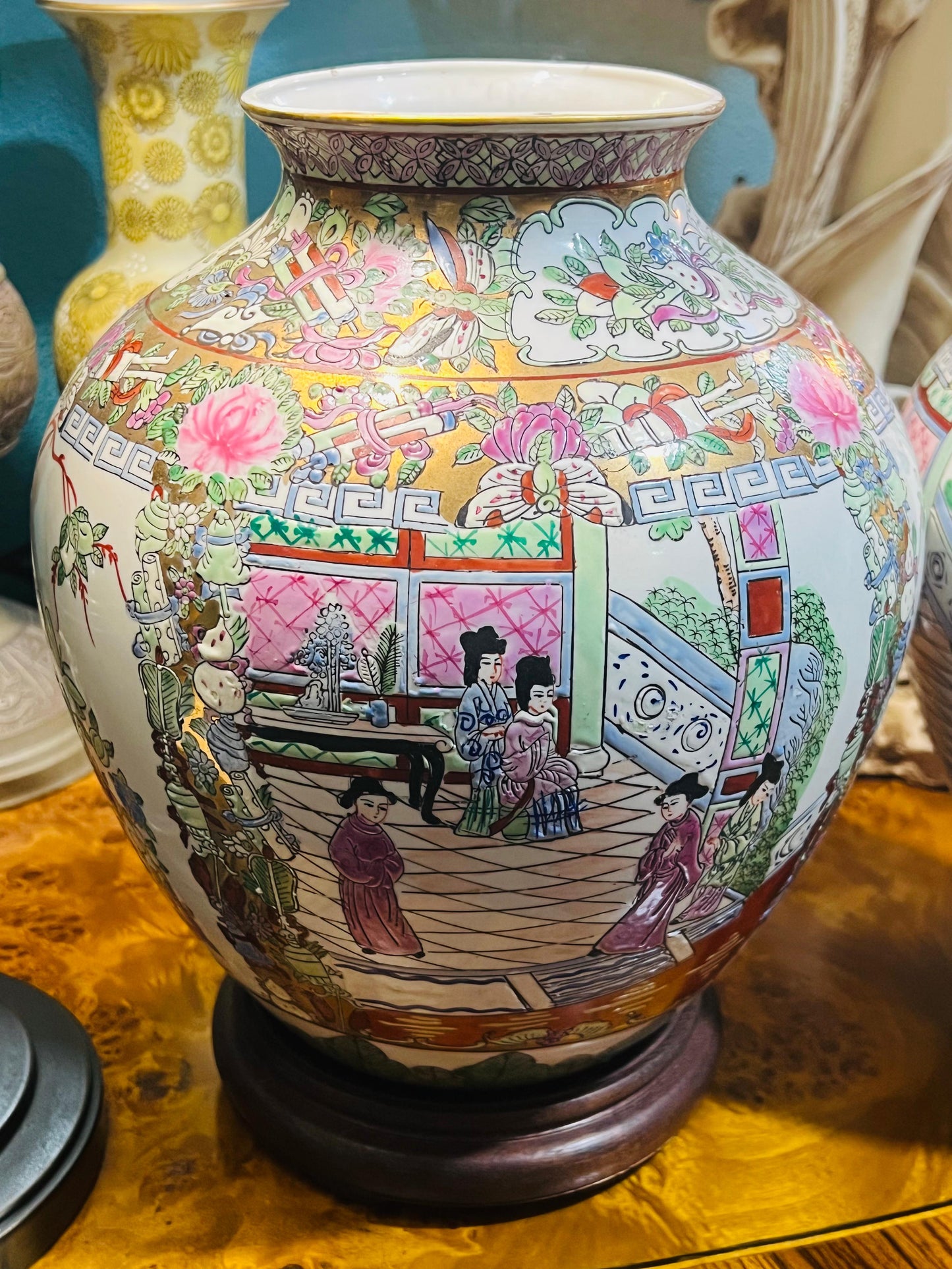 🎎🏮🇨🇳 ¡Descubre la Belleza y la Historia con este Antiguo Par de Jarrones Chinos de la Dinastía Qianlong! 🇨🇳🏮🎎