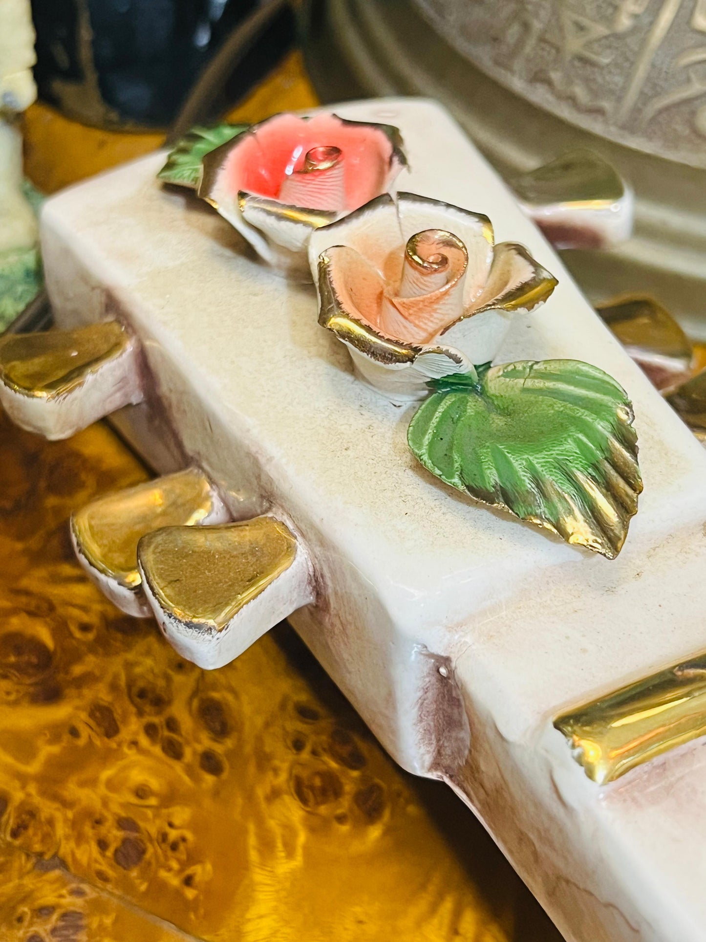 🌟 🎸Guitarra de Porcelana Fina Capo del Monte con Reloj de Cuarzo 🎸✨e Porcelana Fina Capo del Monte con Reloj de Cuarzo 🎸✨