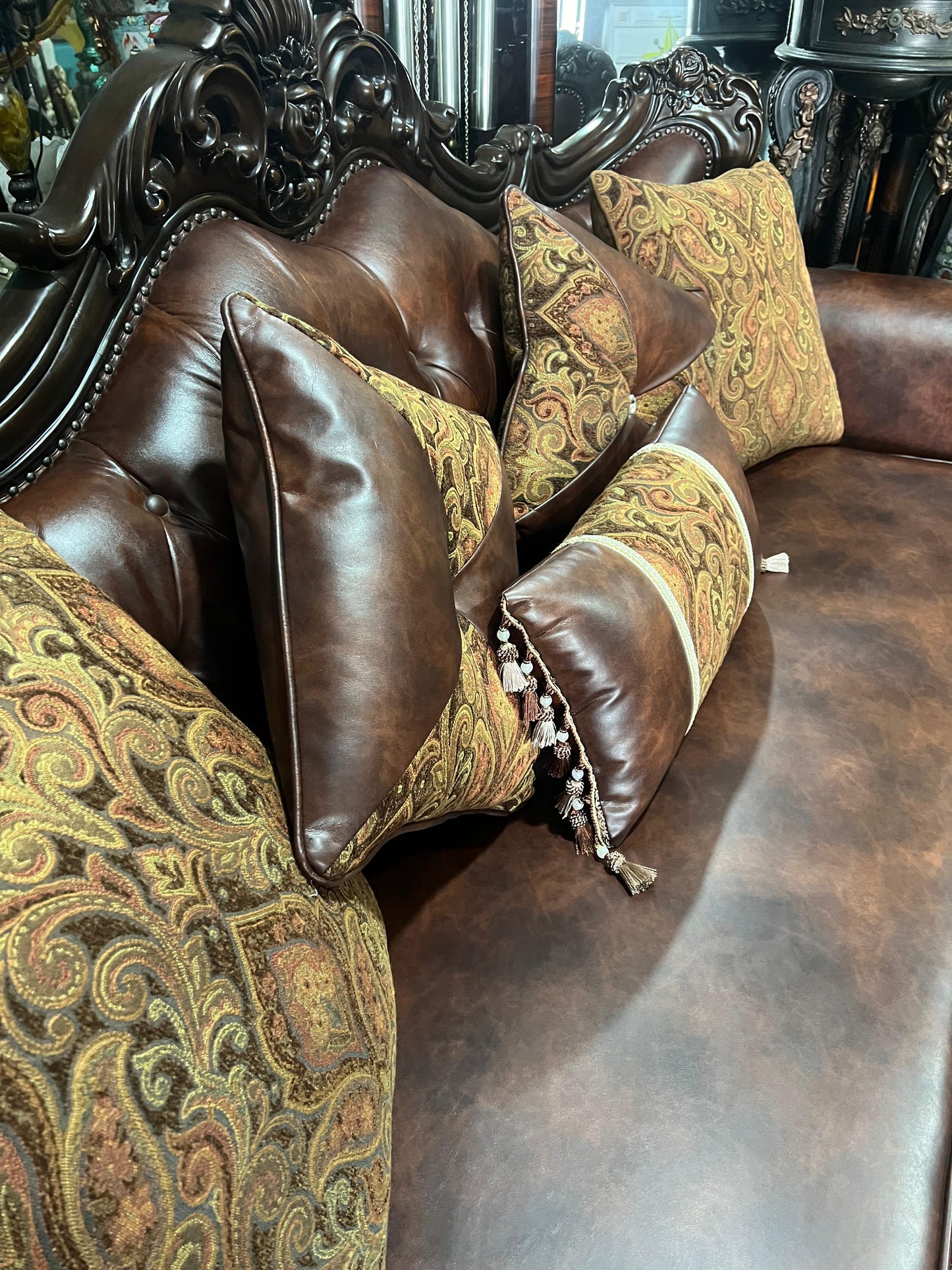 🛋️ Sofa Palencia de Furniture of America - Elegancia y Estilo Clásico para tu Hogar 🛋️