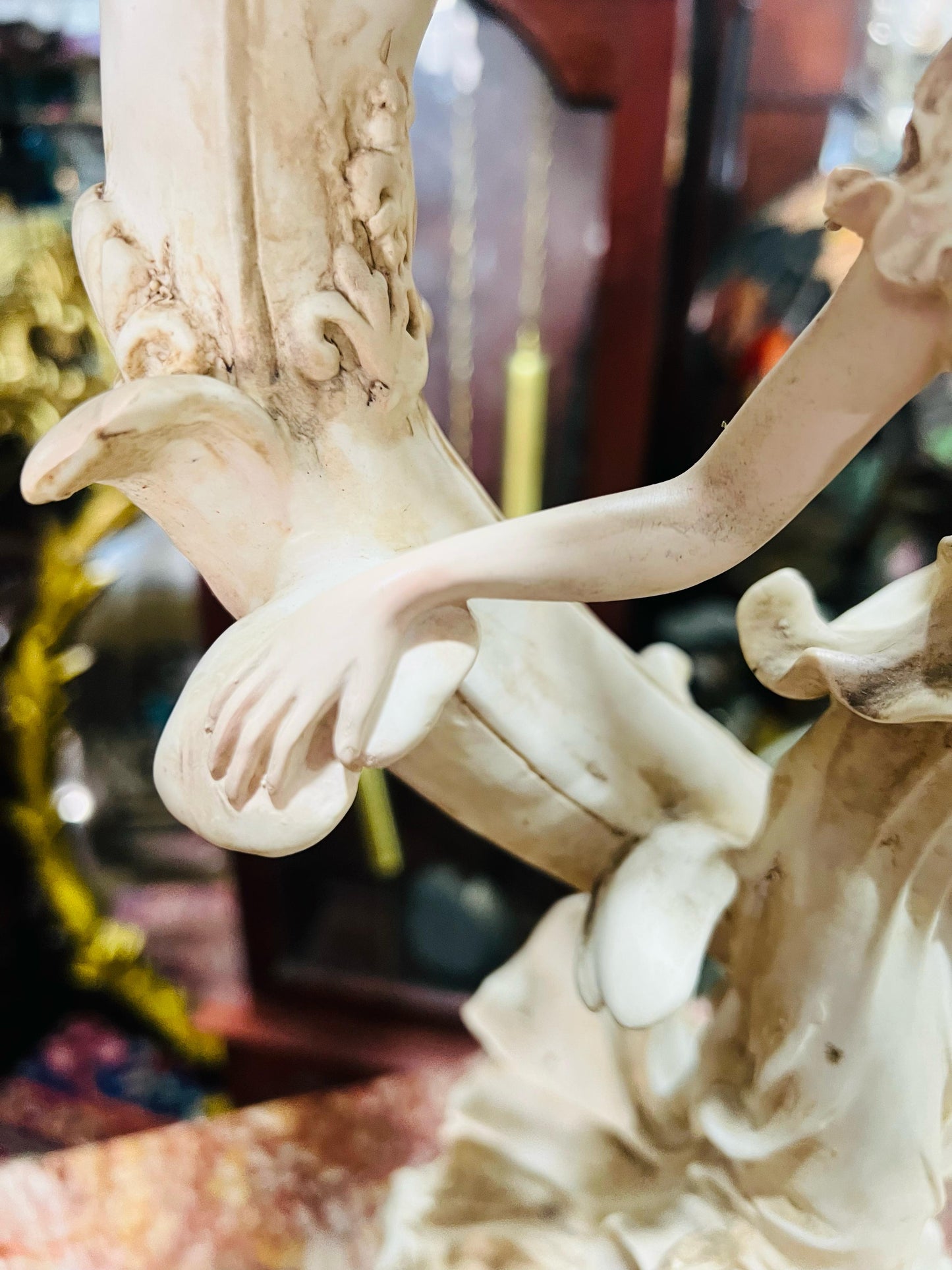🌟🔮 Par de Lamparas Vintage de Escultura de Mujer con 5 Pantallas de Cristal en Forma de Tulipanes Blancos 🔮🌟