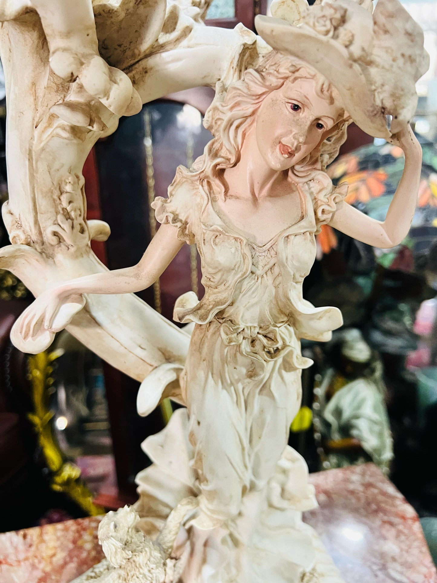 🌟🔮 Par de Lamparas Vintage de Escultura de Mujer con 5 Pantallas de Cristal en Forma de Tulipanes Blancos 🔮🌟
