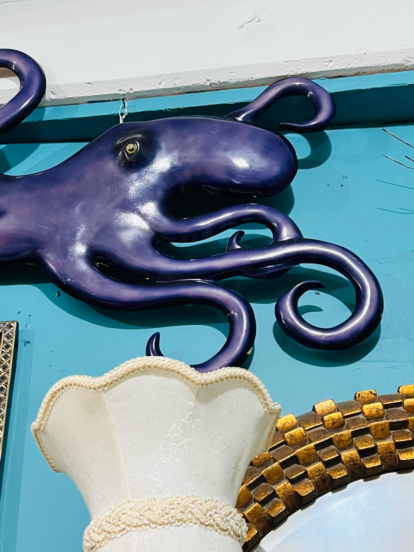 🐙✨ Figura Decorativa de Pulpo en Fibra de Vidrio: Elegancia Náutica ✨🐙