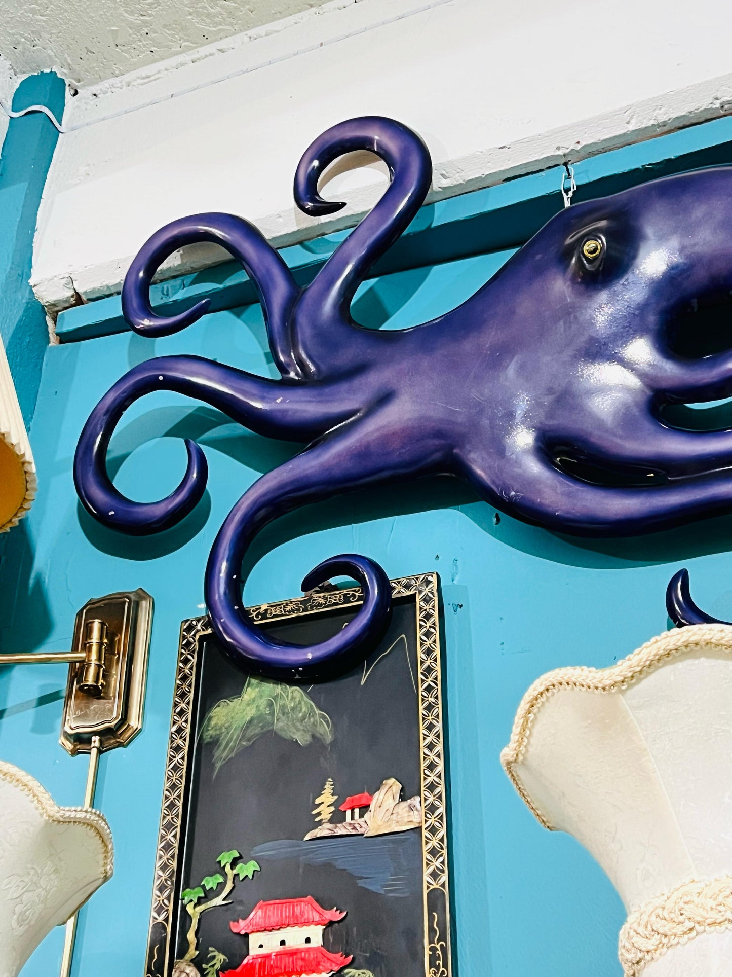 🐙✨ Figura Decorativa de Pulpo en Fibra de Vidrio: Elegancia Náutica ✨🐙