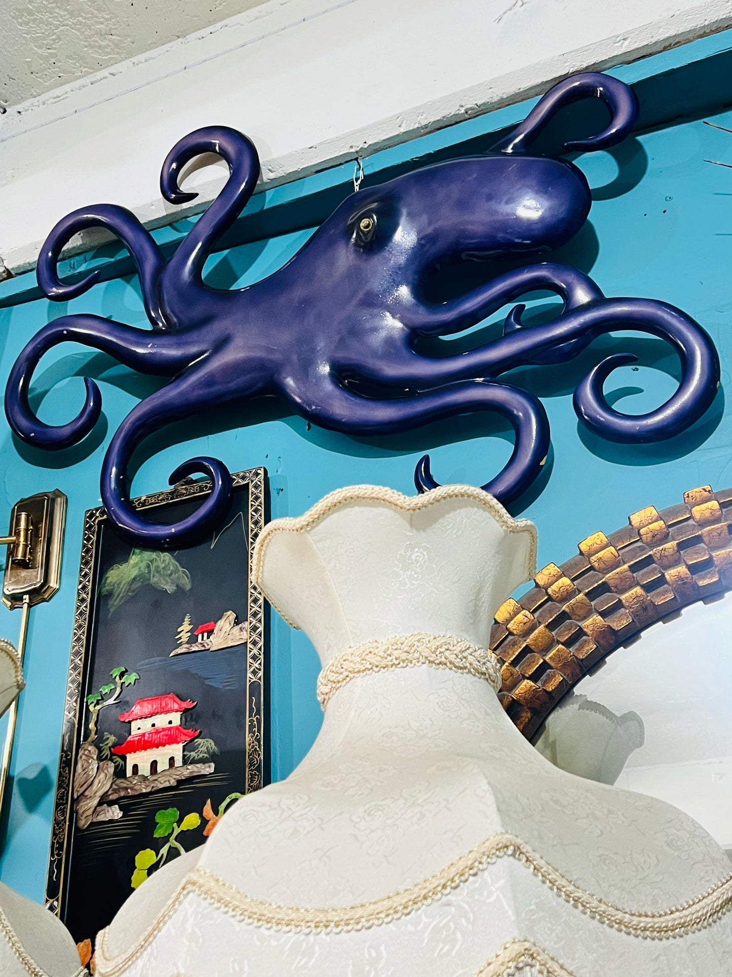 🐙✨ Figura Decorativa de Pulpo en Fibra de Vidrio: Elegancia Náutica ✨🐙