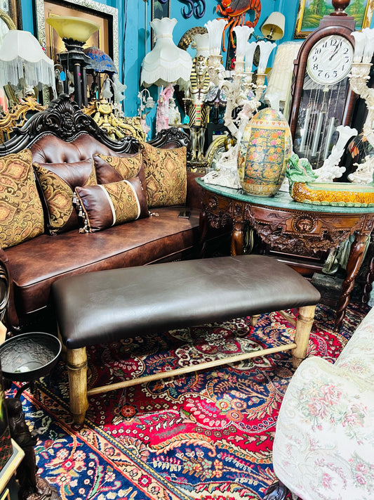 🌟 Taburete de Madera Tapizado en Vinipiel Color Café Obscuro 🌟