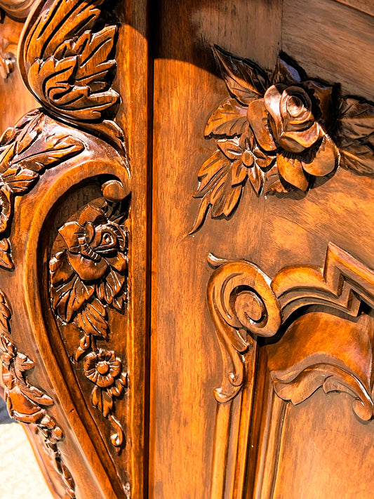 🌿Bufetero de Madera Tallada con Cubierta de Marmol🌿