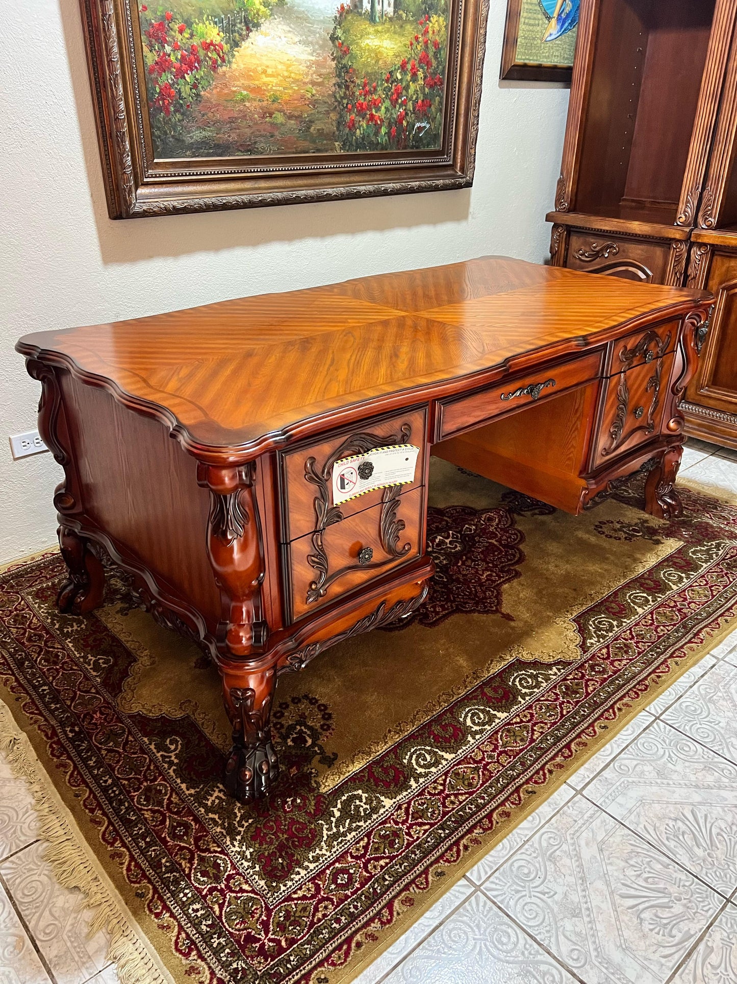 ✨Escritorio de Madera - Elegancia Clásica en Rosarito Antiques✨