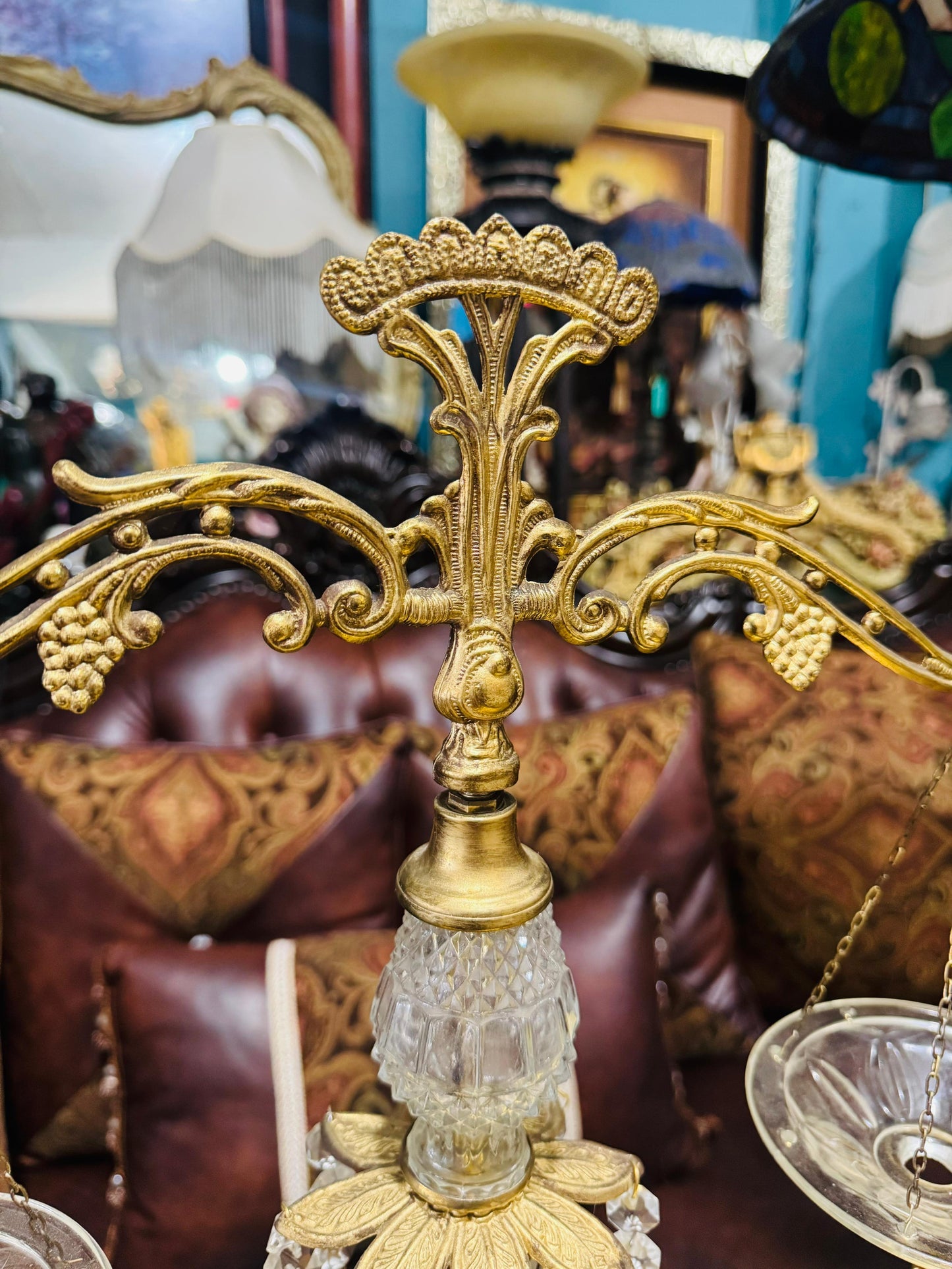🕯️⚖️ Decorative Brass Set with Crystals – Vintage Scales and Candlesticks⚖️🕯️
