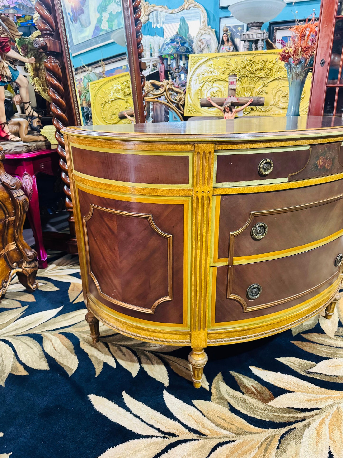 ✨ Comoda Estilo Francés de media luna de 1930✨