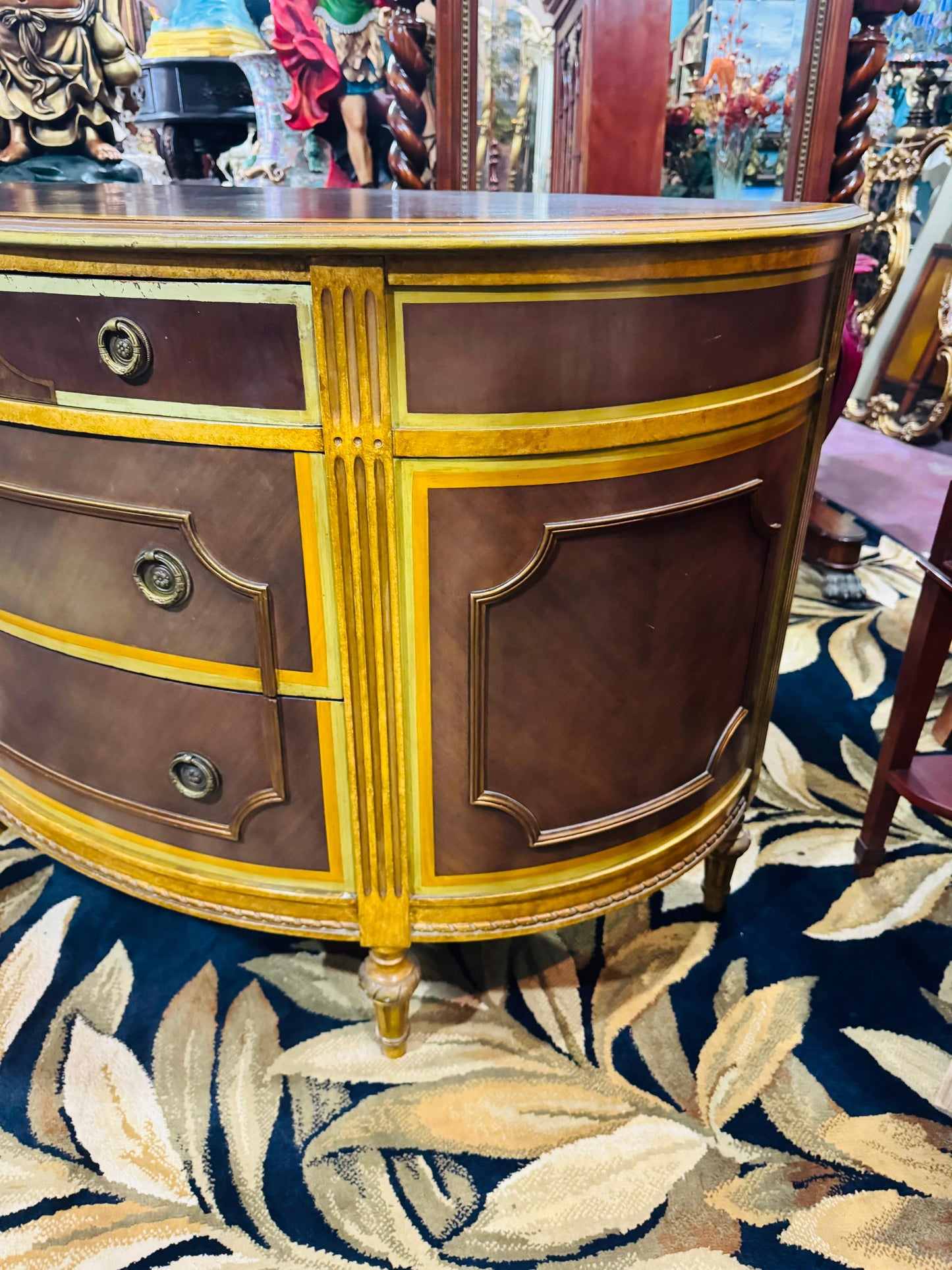 ✨ Comoda Estilo Francés de media luna de 1930✨