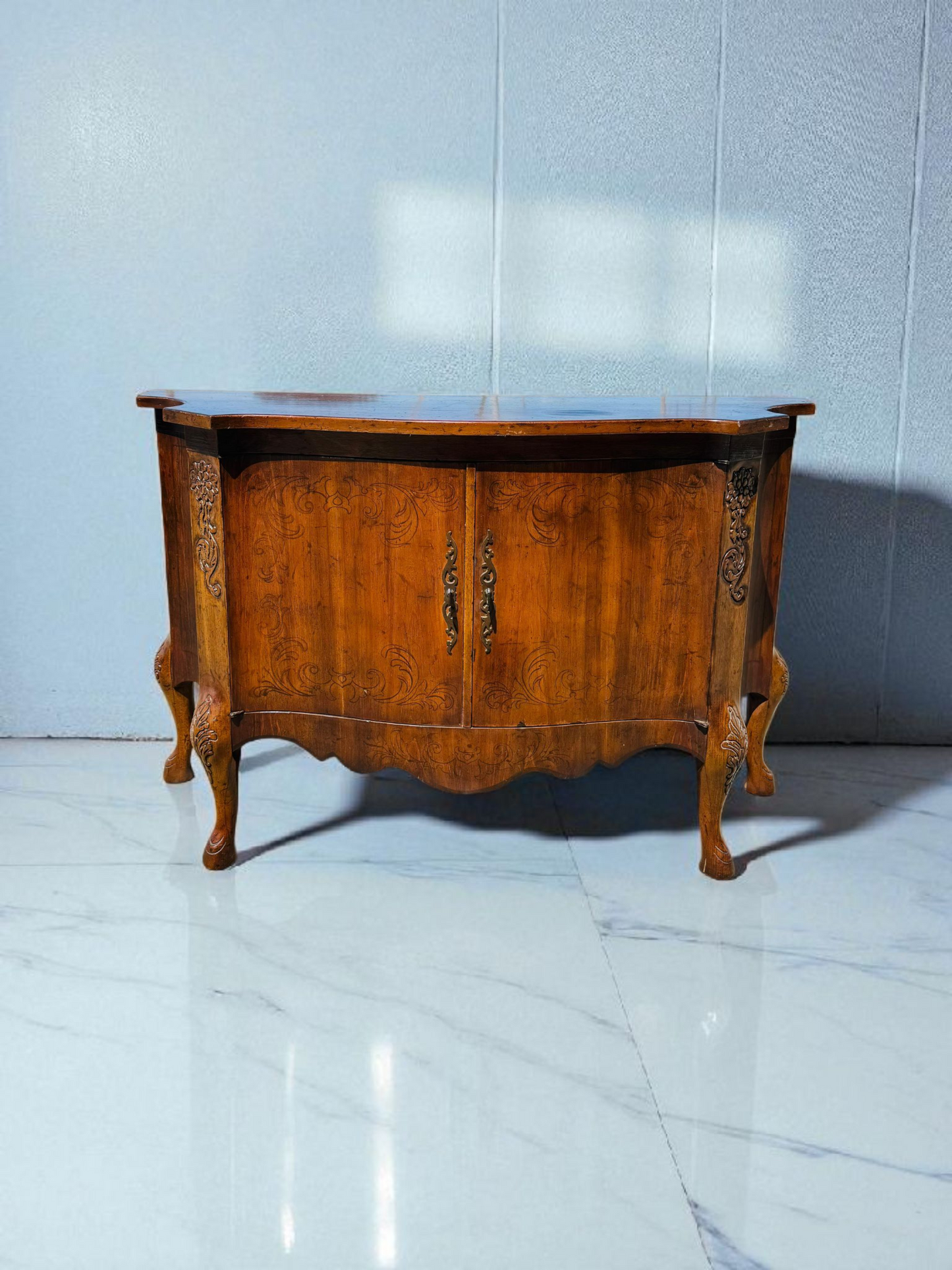 🔱🇮🇹 Comoda Italiana de Madera de Nogal – Arte y Elegancia en Cada Detalle 🇮🇹🔱