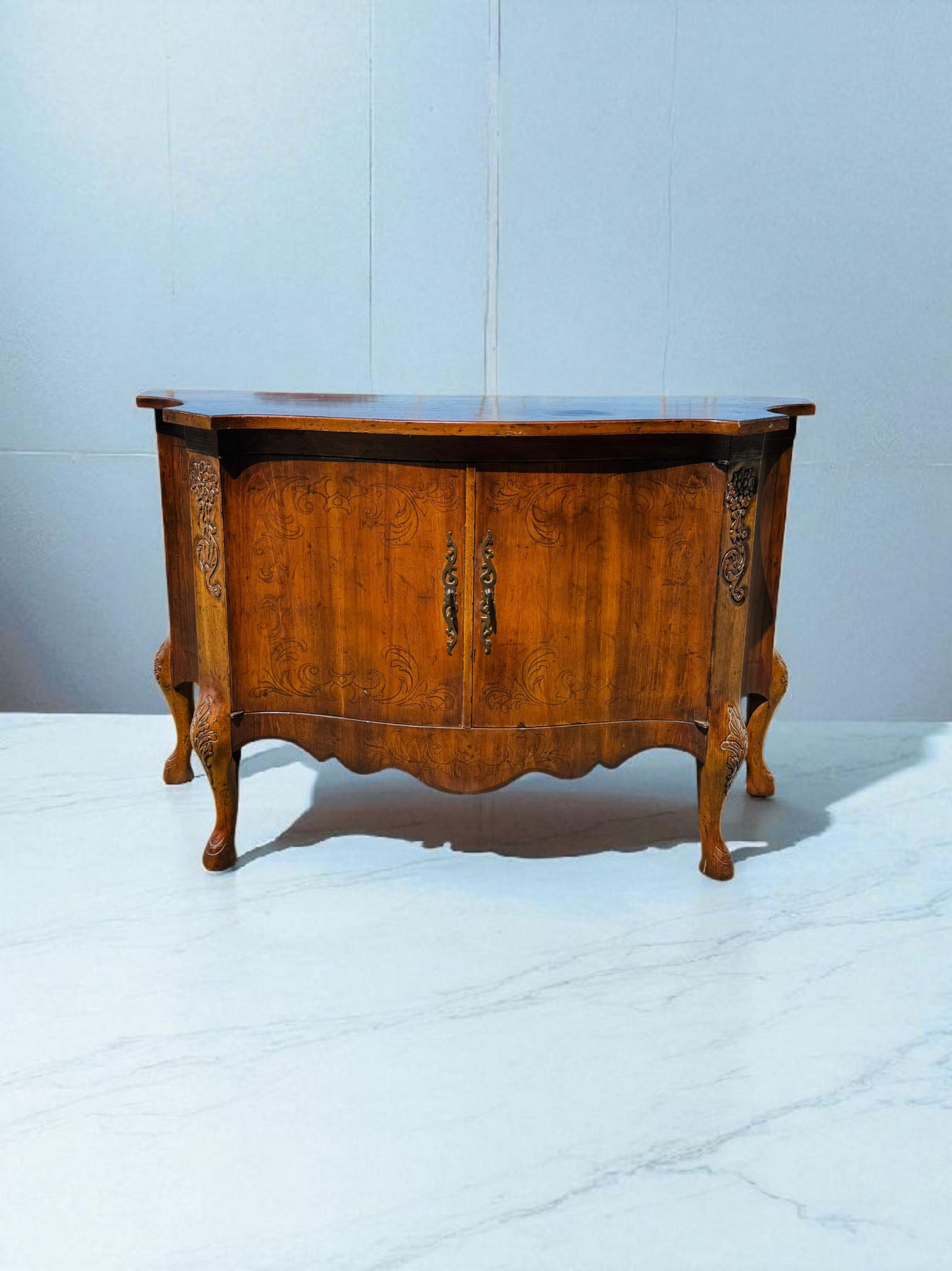 🔱🇮🇹 Comoda Italiana de Madera de Nogal – Arte y Elegancia en Cada Detalle 🇮🇹🔱