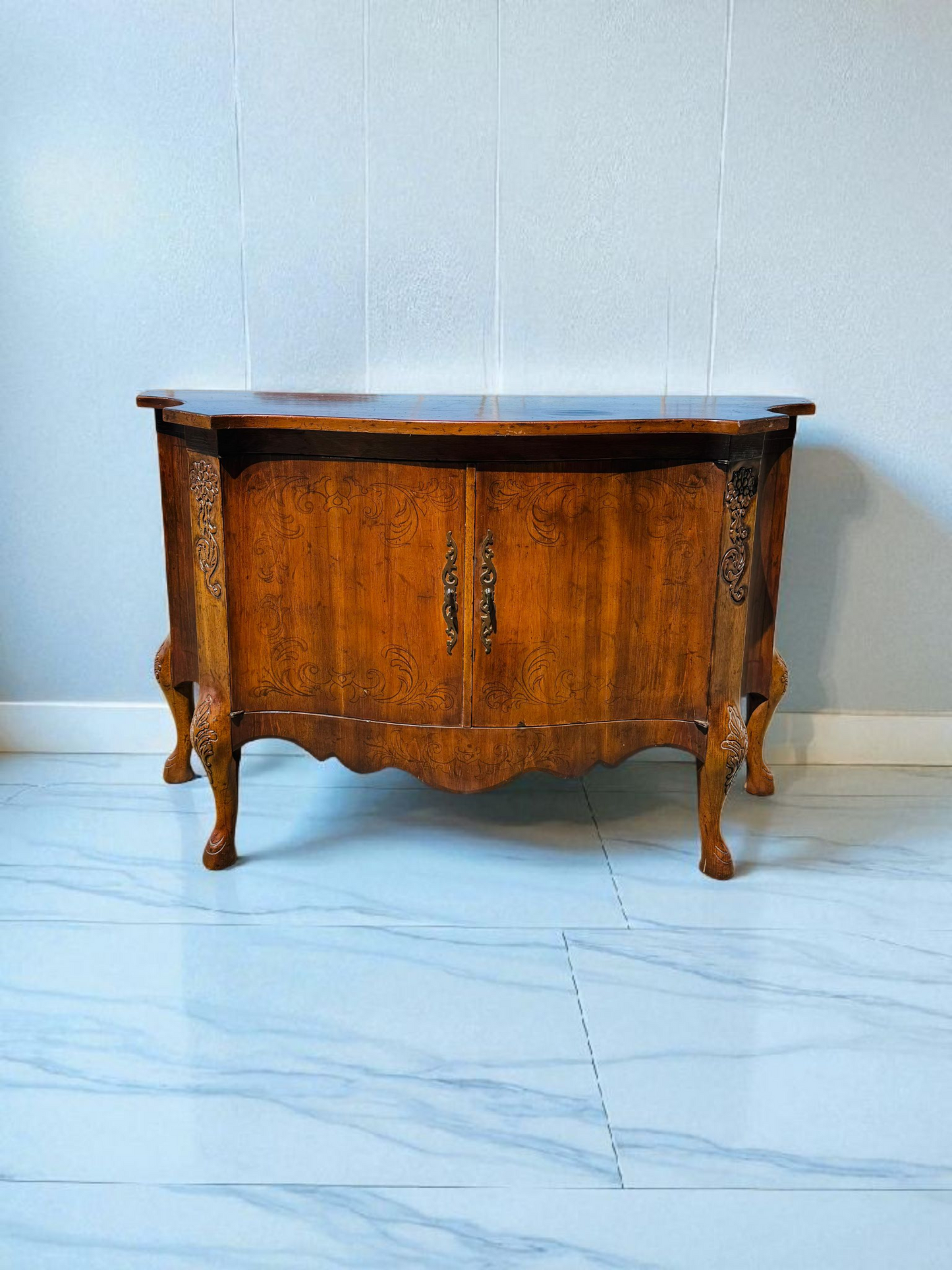 🔱🇮🇹 Comoda Italiana de Madera de Nogal – Arte y Elegancia en Cada Detalle 🇮🇹🔱