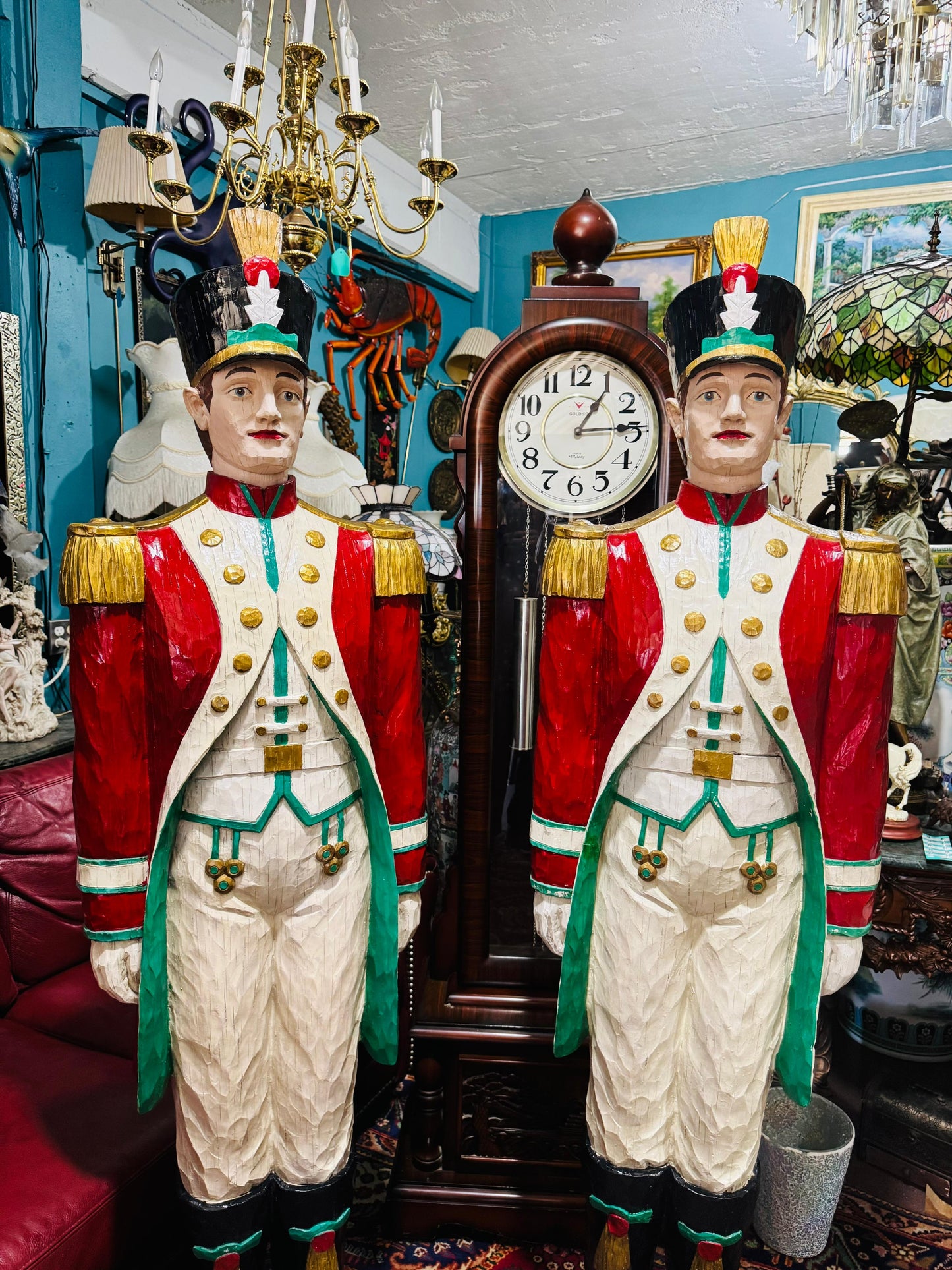 🎄❄️🎄 Soldados Navideños Nutcracker – Par Monumental en Resina Fundida Pintados a Mano 🎄❄️🎅