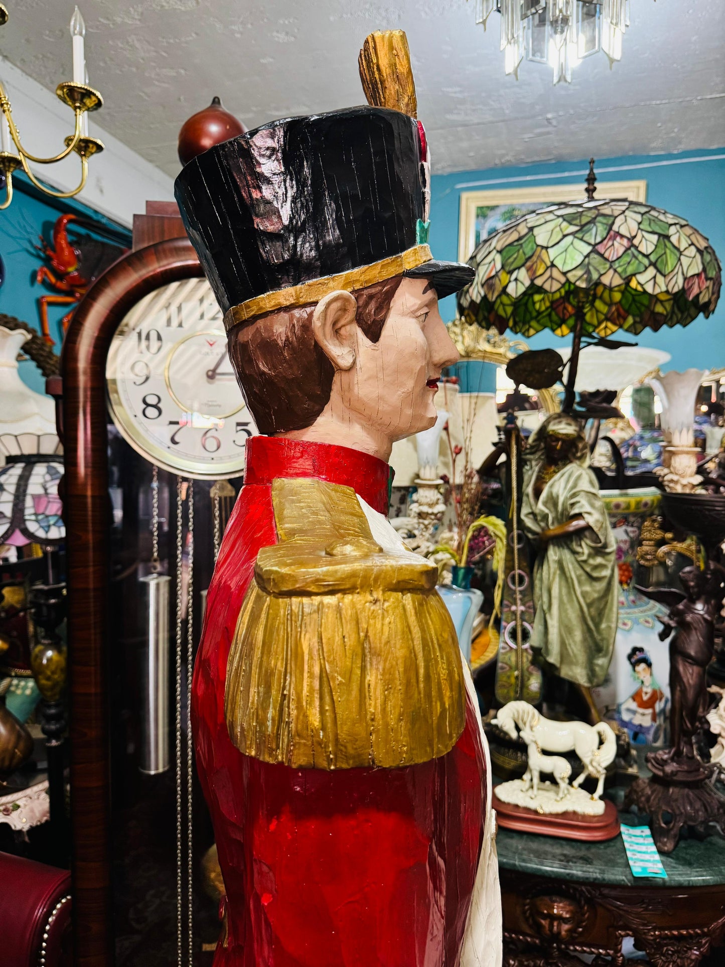 🎄❄️🎄 Soldados Navideños Nutcracker – Par Monumental en Resina Fundida Pintados a Mano 🎄❄️🎅