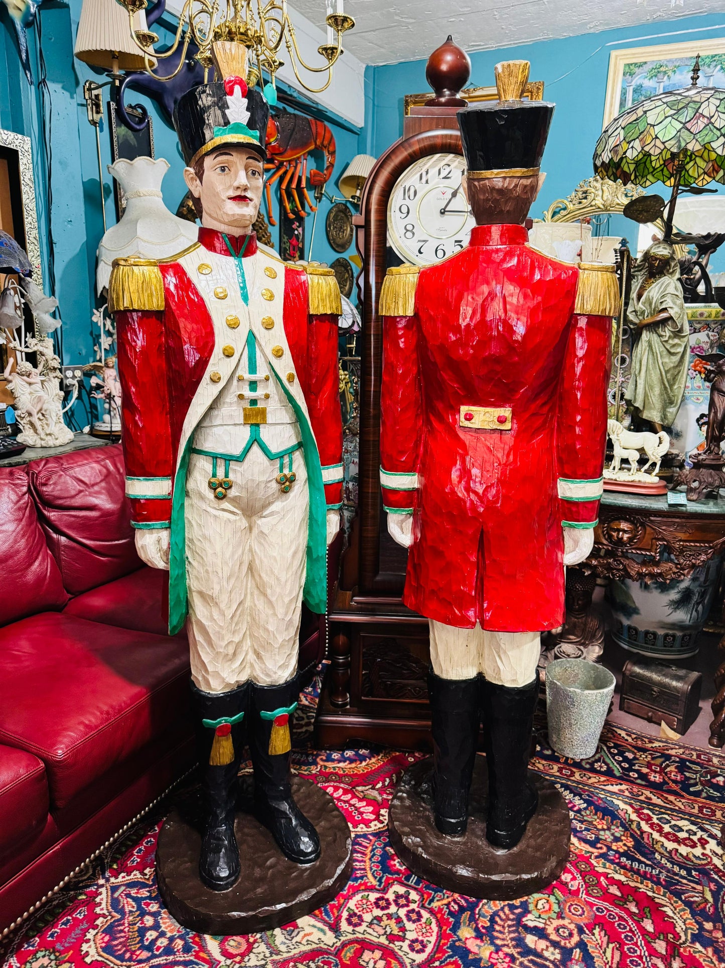 🎄❄️🎄 Soldados Navideños Nutcracker – Par Monumental en Resina Fundida Pintados a Mano 🎄❄️🎅