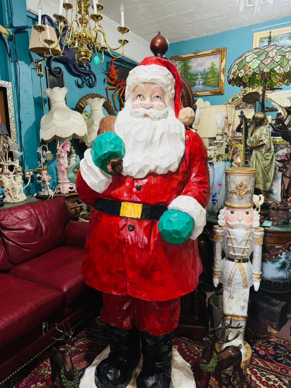 š
Santa Claus de TamaƱo Real ā EspĆritu NavideƱo en Escultura Monumental š