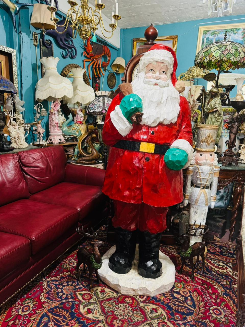 š
Santa Claus de TamaƱo Real ā EspĆritu NavideƱo en Escultura Monumental š