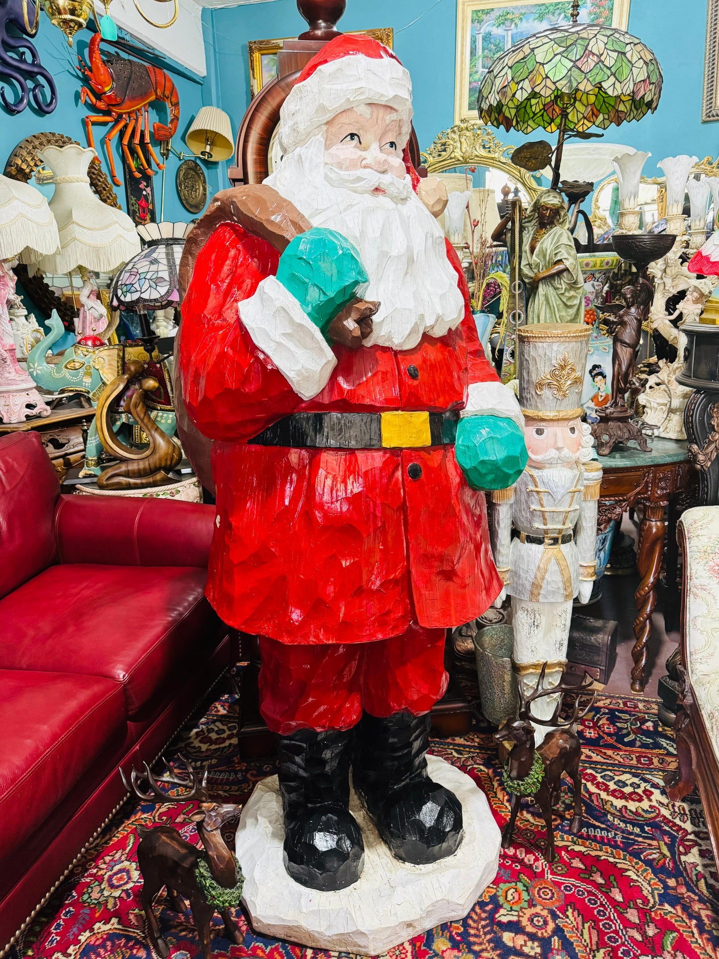 š
Santa Claus de TamaƱo Real ā EspĆritu NavideƱo en Escultura Monumental š