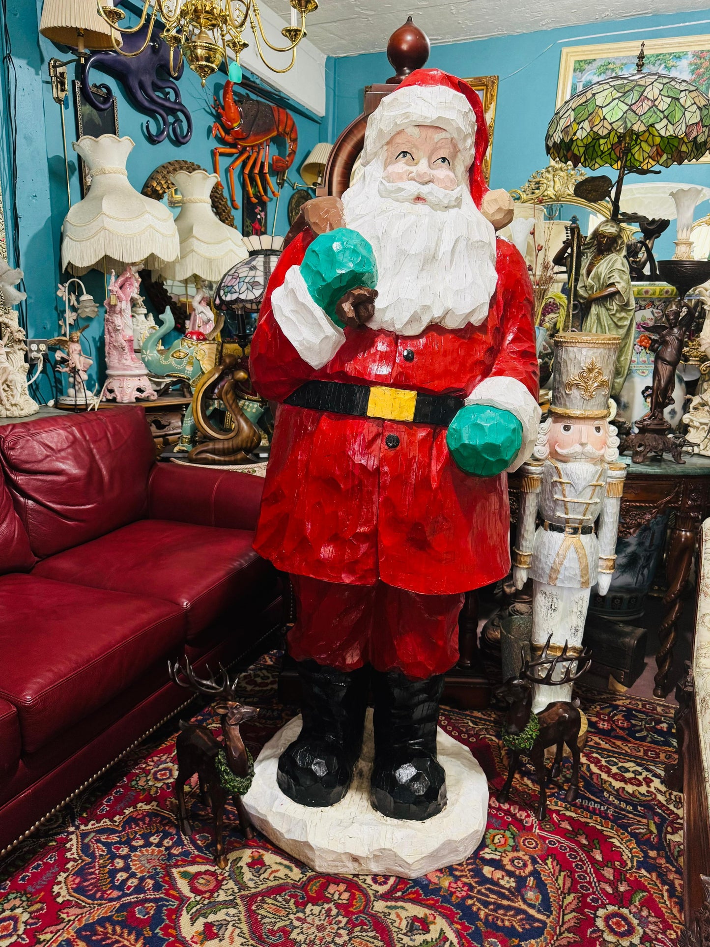 š
Santa Claus de TamaƱo Real ā EspĆritu NavideƱo en Escultura Monumental š