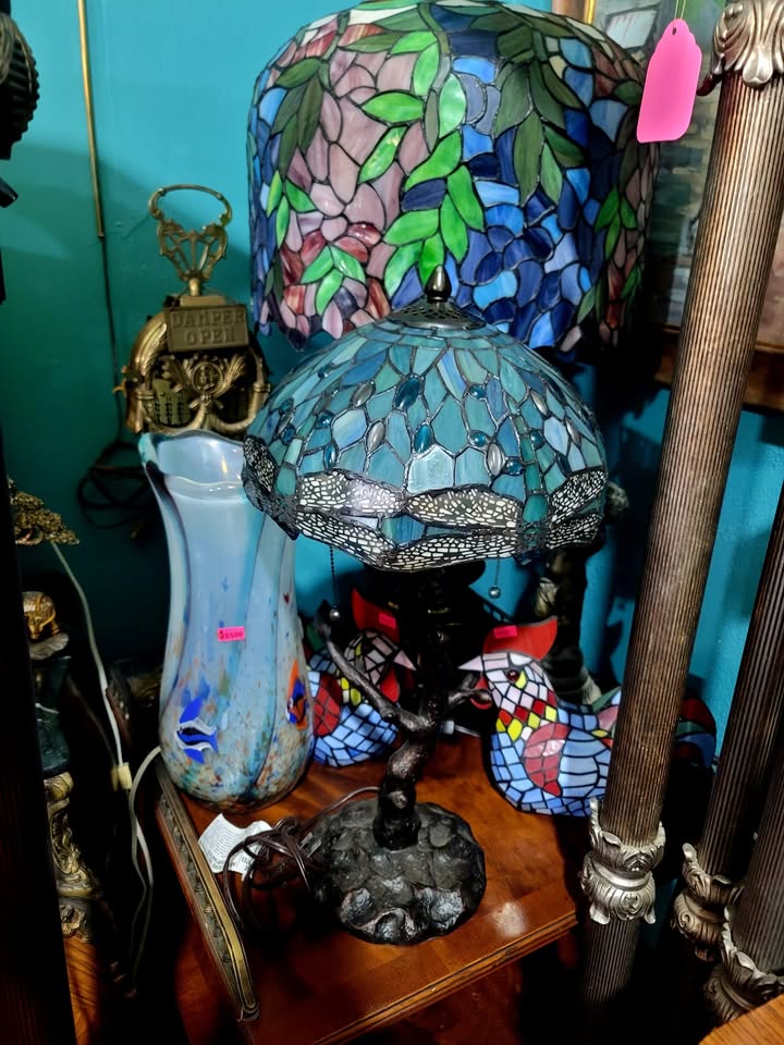 🌟 Lámpara Vintage con Vitrales de Ópalo, Cristal Original Tiffany🌟