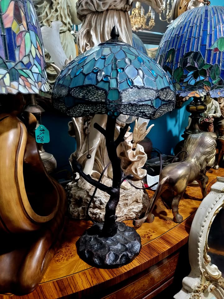 🌟 Lámpara Vintage con Vitrales de Ópalo, Cristal Original Tiffany🌟