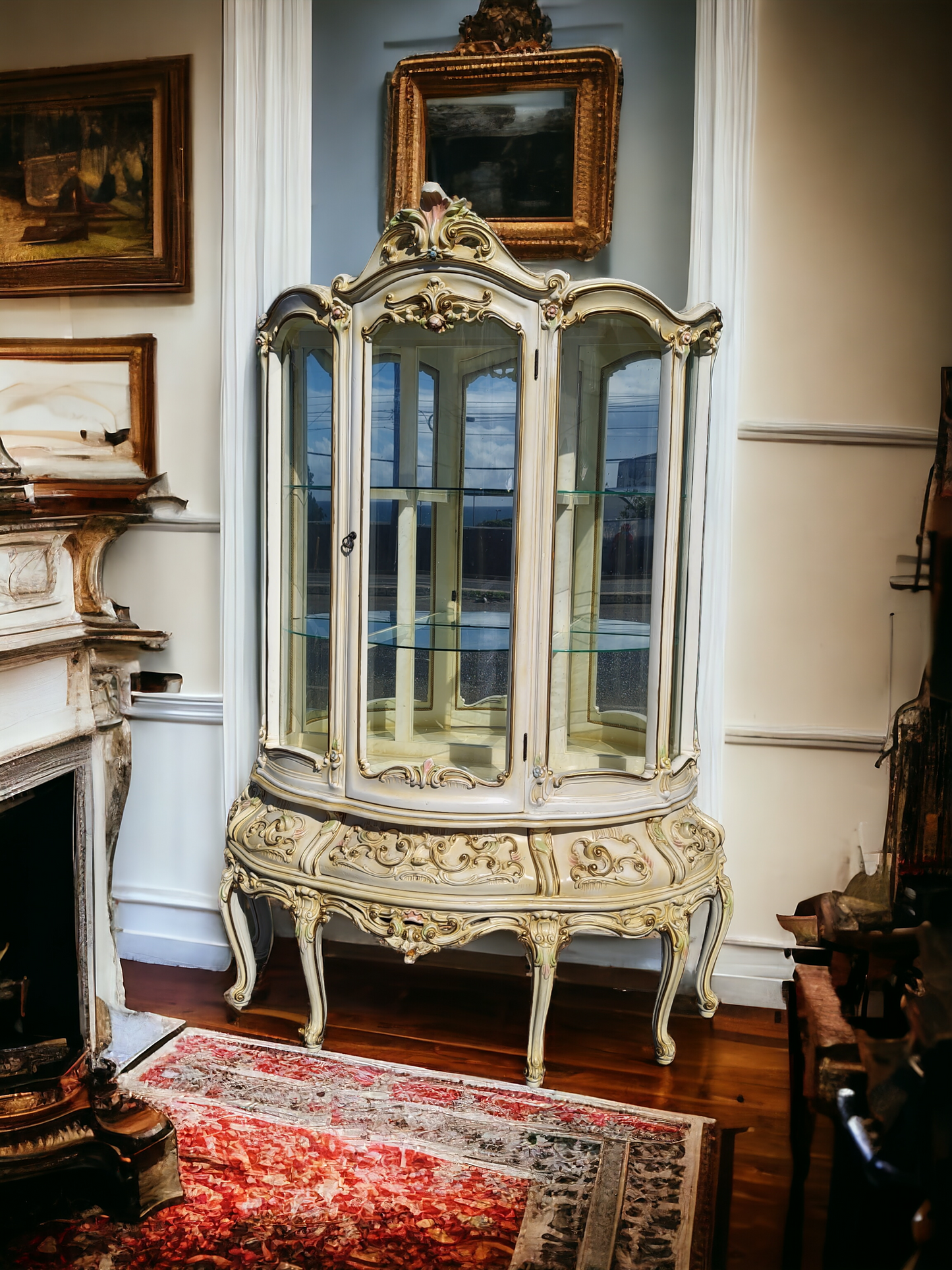 🏰🇮🇹 ¡Vitrina Italiana Rococó, Disponible en Rosarito Antiques! 🇮🇹🏰