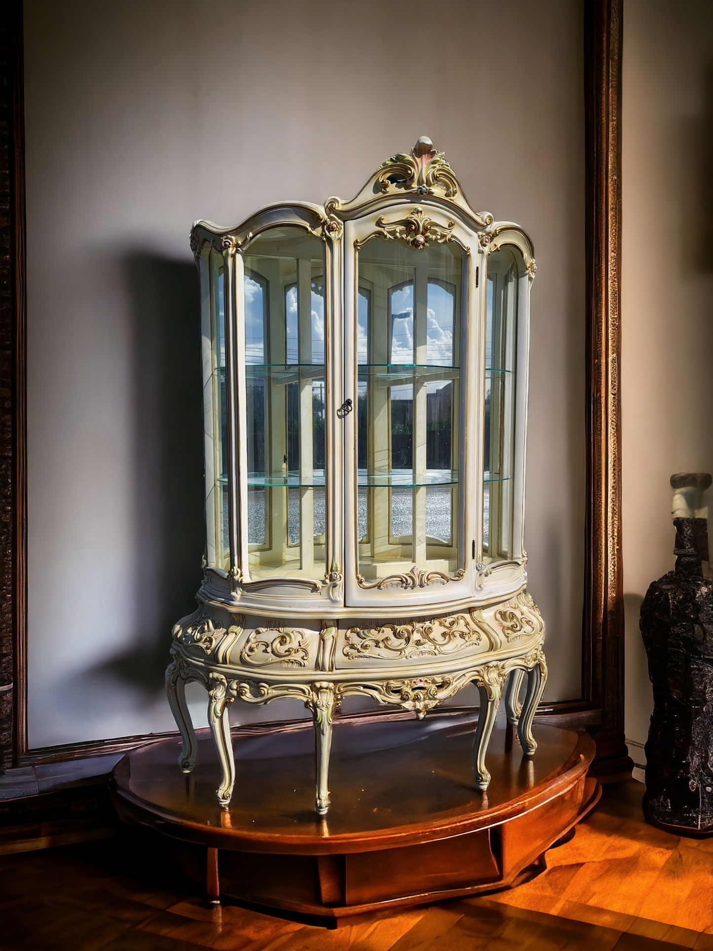 🏰🇮🇹 ¡Vitrina Italiana Rococó, Disponible en Rosarito Antiques! 🇮🇹🏰
