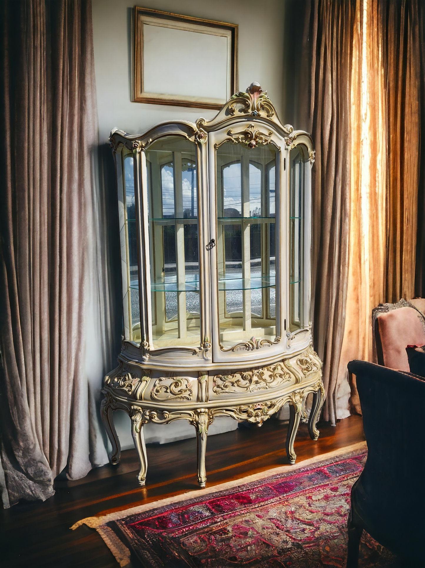 🏰🇮🇹 ¡Vitrina Italiana Rococó, Disponible en Rosarito Antiques! 🇮🇹🏰