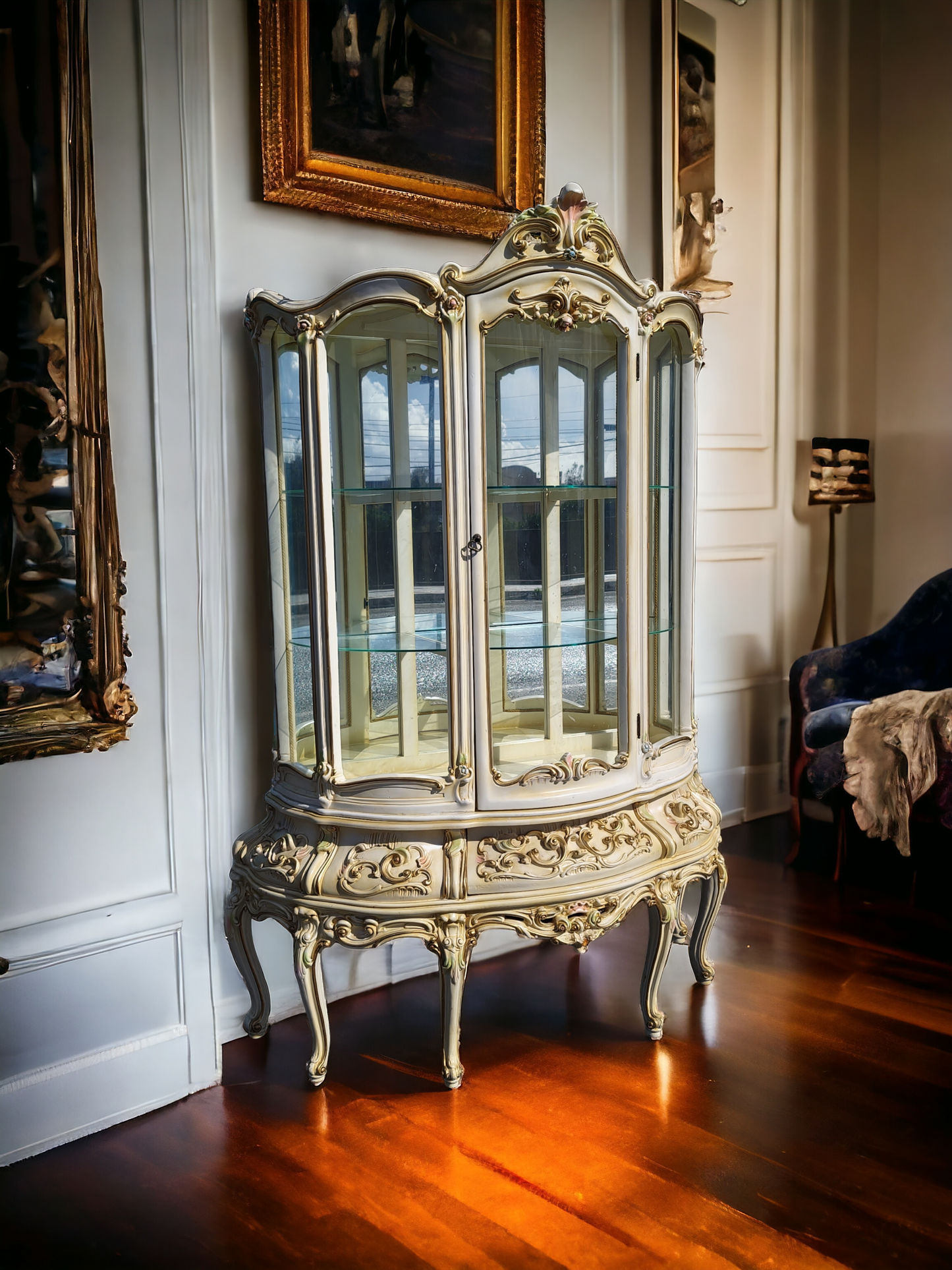 🏰🇮🇹 ¡Vitrina Italiana Rococó, Disponible en Rosarito Antiques! 🇮🇹🏰