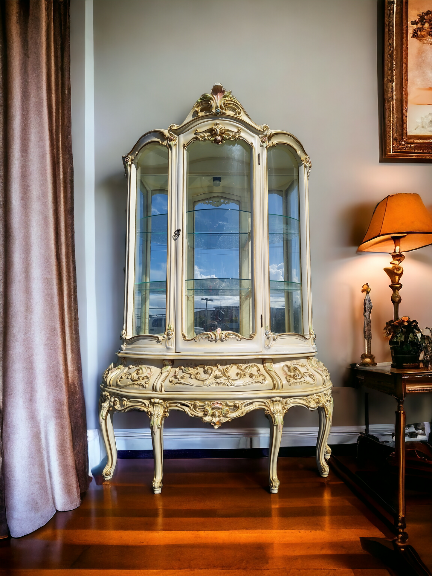 🏰🇮🇹 ¡Vitrina Italiana Rococó, Disponible en Rosarito Antiques! 🇮🇹🏰