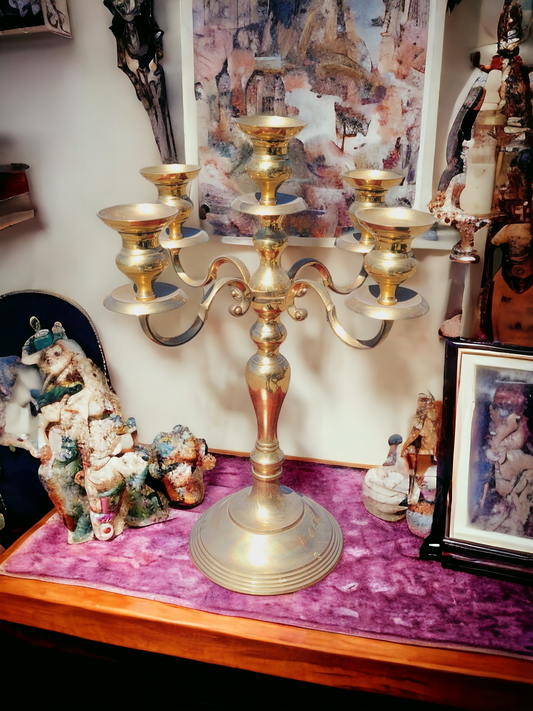 🕯️🔥🌟 Candelabro de Bronce - Elegancia Atemporal en Rosarito Antiques 🌟 🔥🕯️