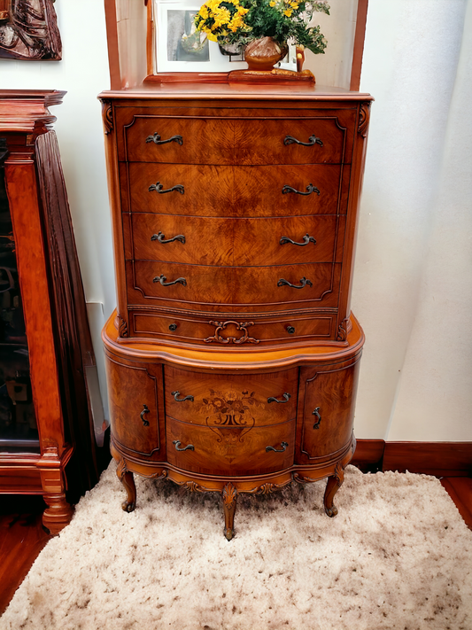 🌟 Cómoda Antigua Tallada - Exclusiva de Rosarito Antiques 🌟