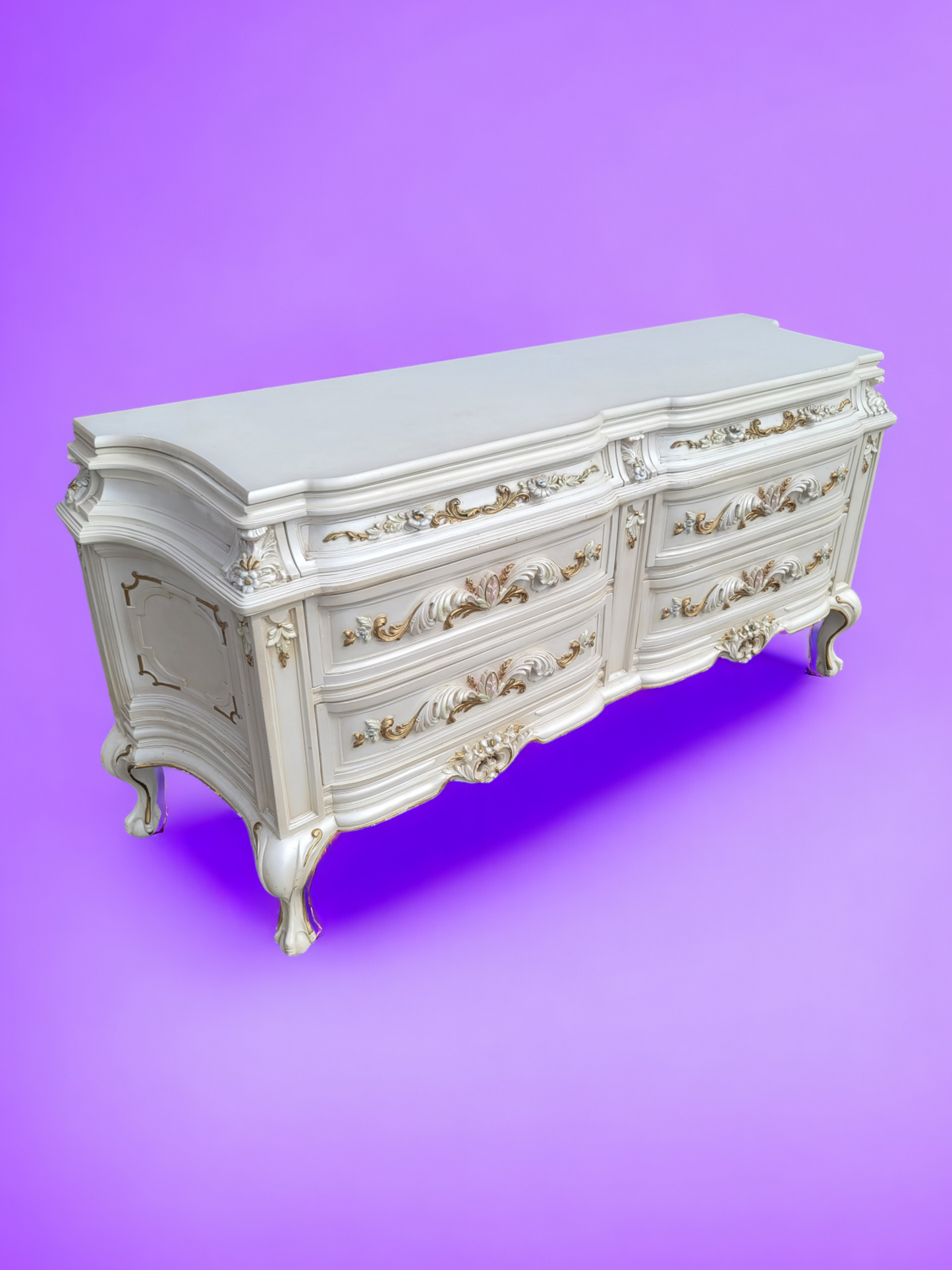 ⚜️✨Vintage Pearl Colored Chest of Drawers with Old Gold Details ✨️⚜️