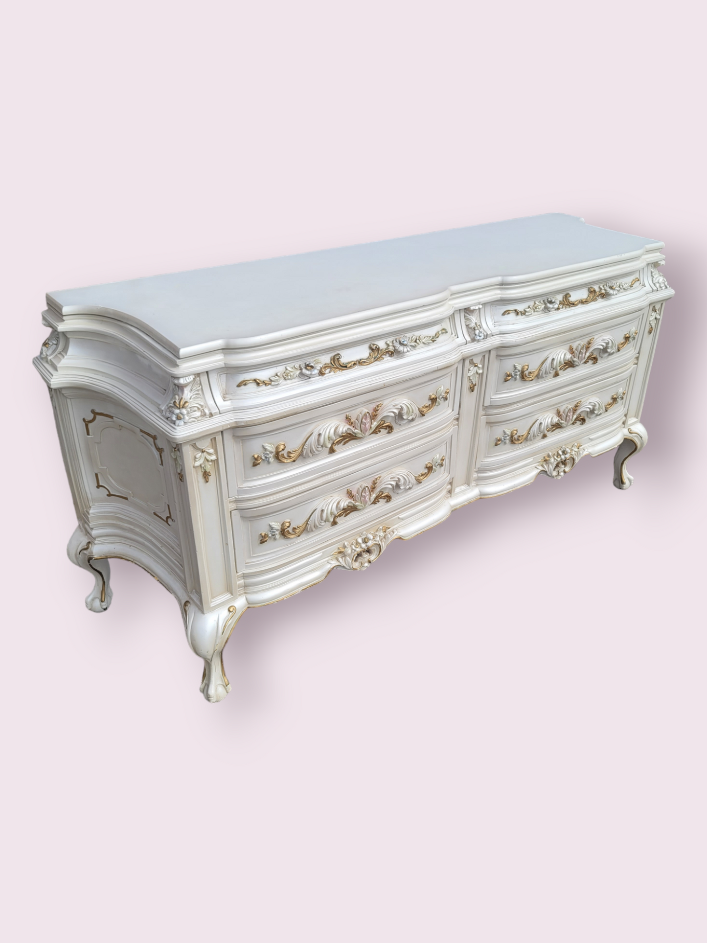⚜️✨Vintage Pearl Colored Chest of Drawers with Old Gold Details ✨️⚜️