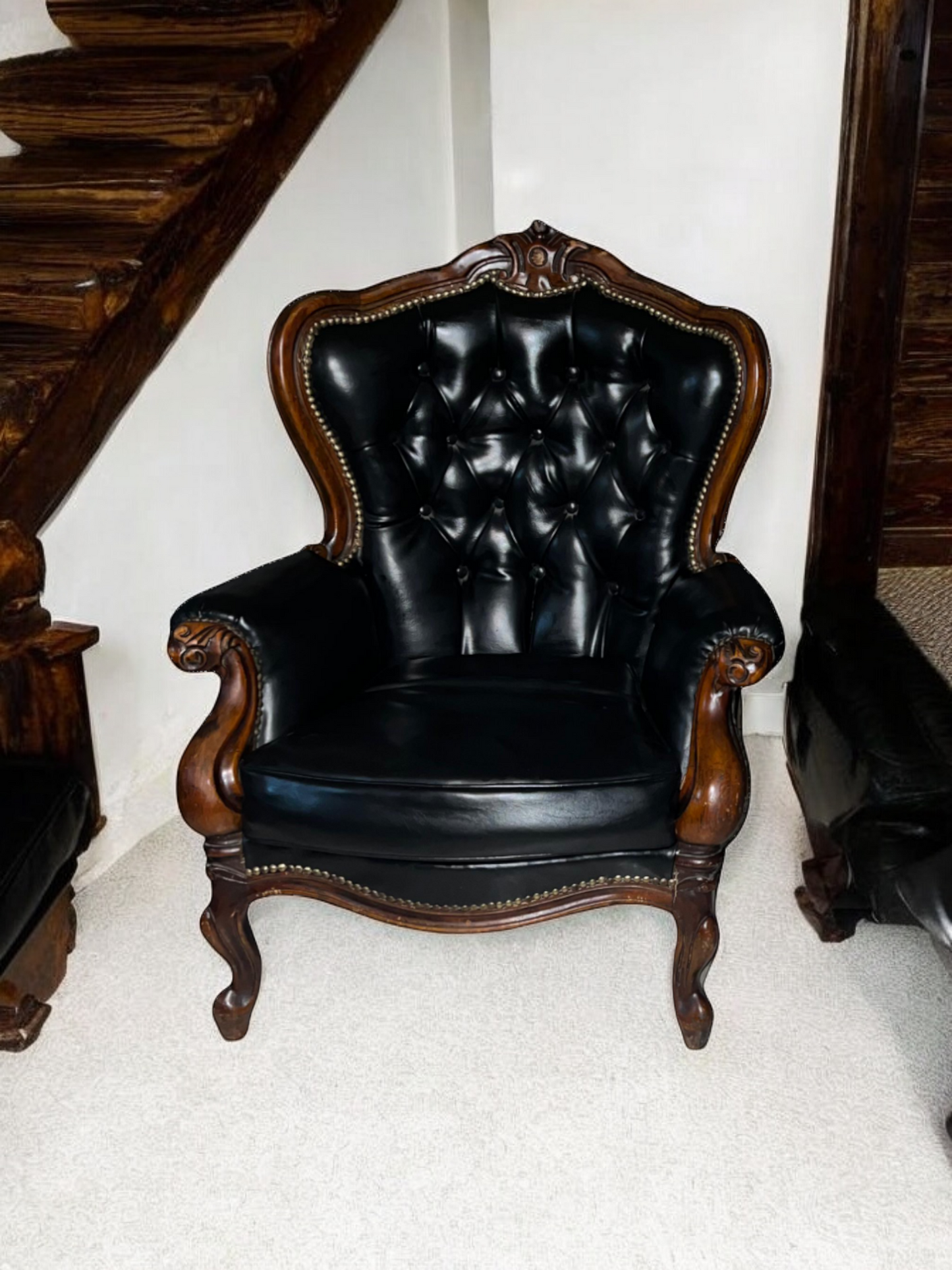 ✨ Un Tesoro de Elegancia Clásica: Sala Antigua de Ensueño ✨