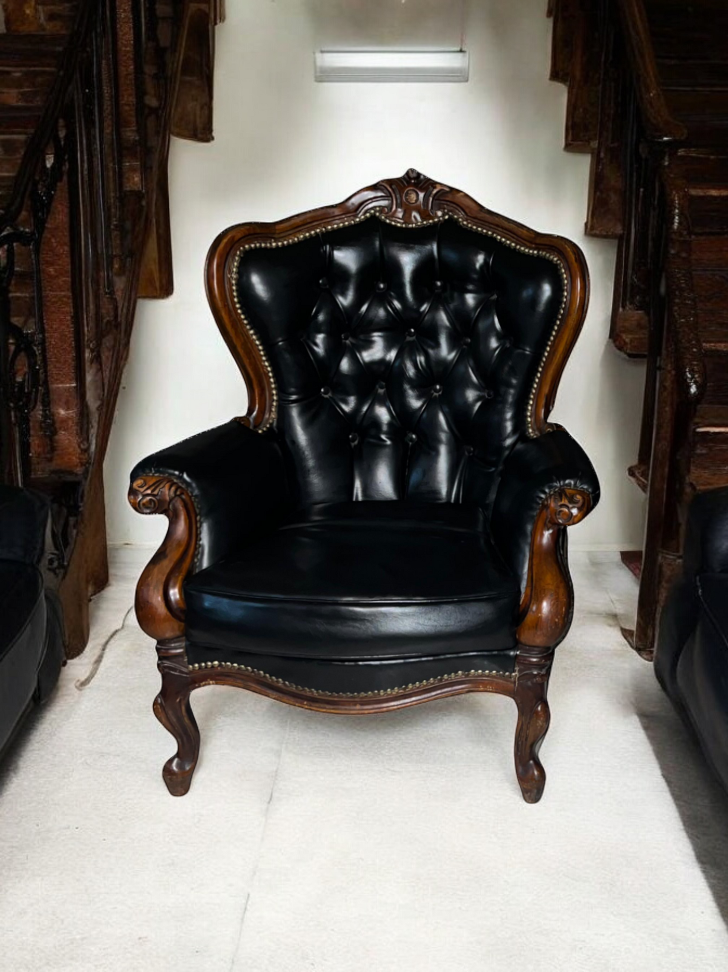 ✨ Un Tesoro de Elegancia Clásica: Sala Antigua de Ensueño ✨