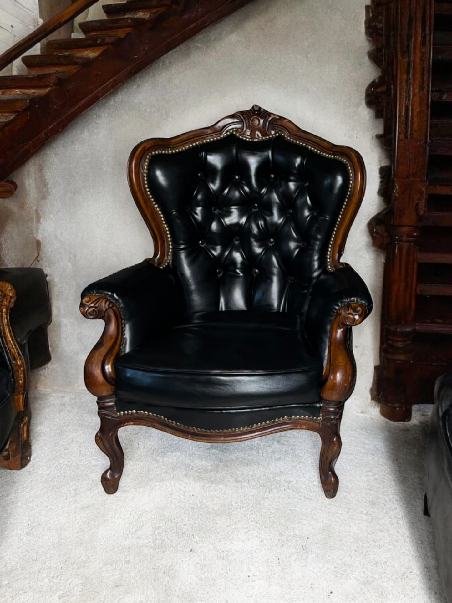 ✨ Un Tesoro de Elegancia Clásica: Sala Antigua de Ensueño ✨