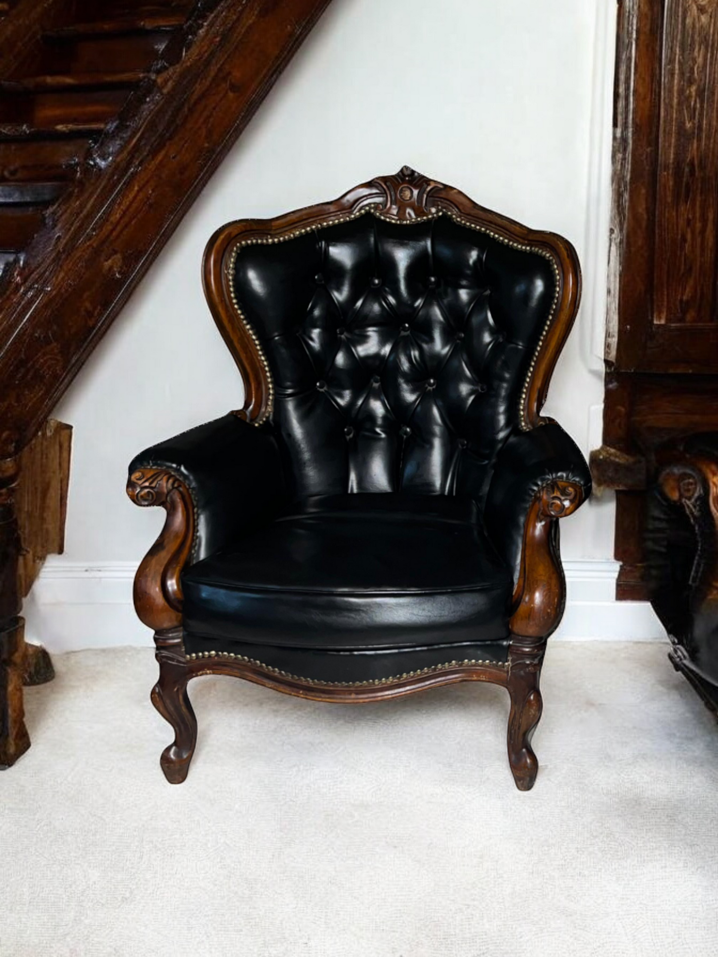 ✨ Un Tesoro de Elegancia Clásica: Sala Antigua de Ensueño ✨