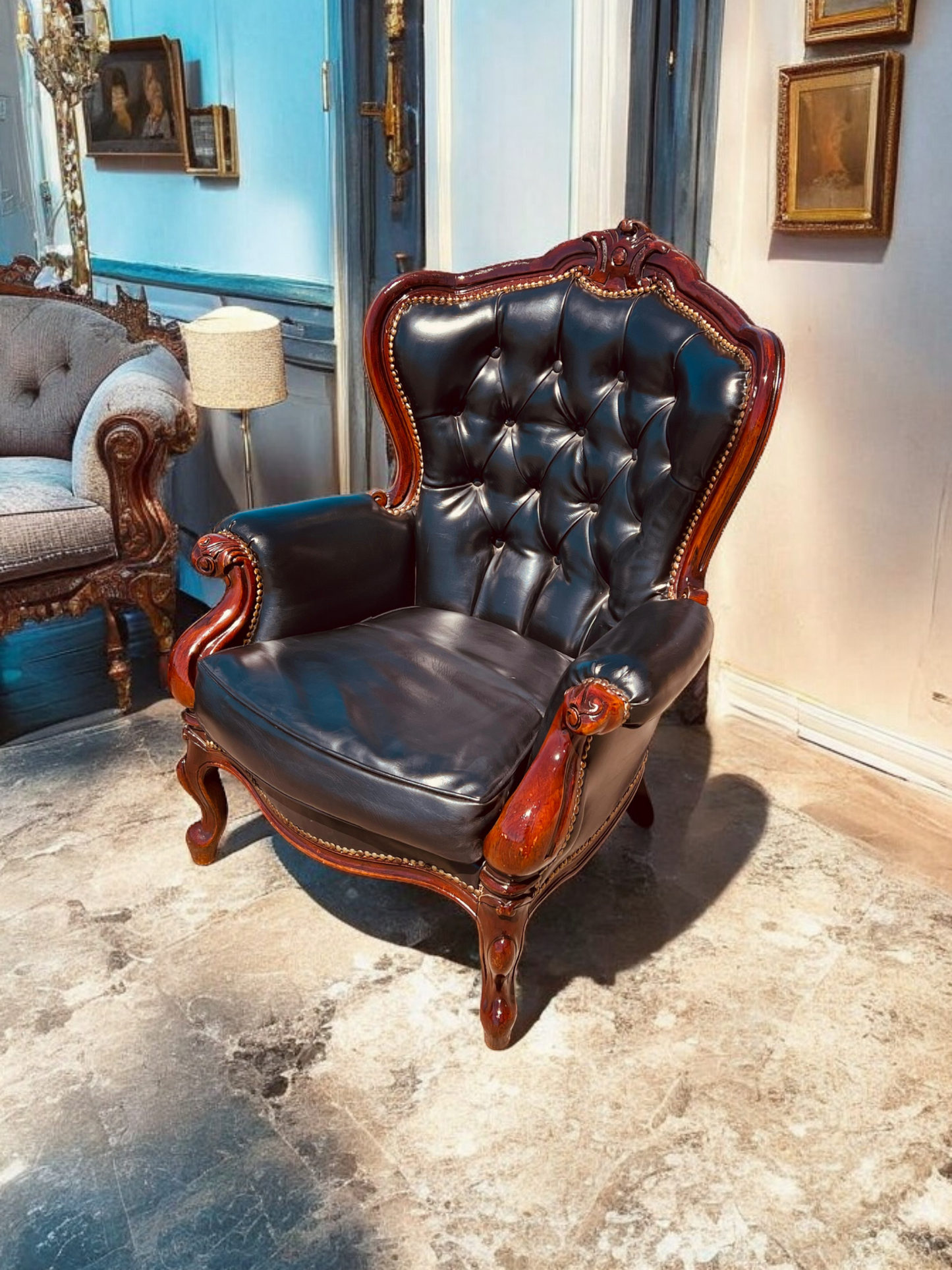 ✨ Un Tesoro de Elegancia Clásica: Sala Antigua de Ensueño ✨